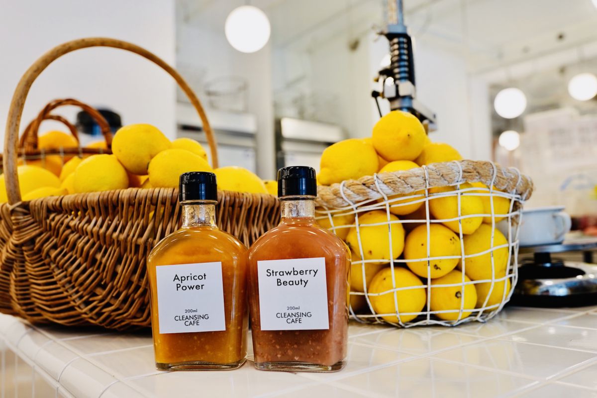 店内にはさまざまな美をサポートするメニューが。甘酢や果物を使用した「ドレッシング」1200円