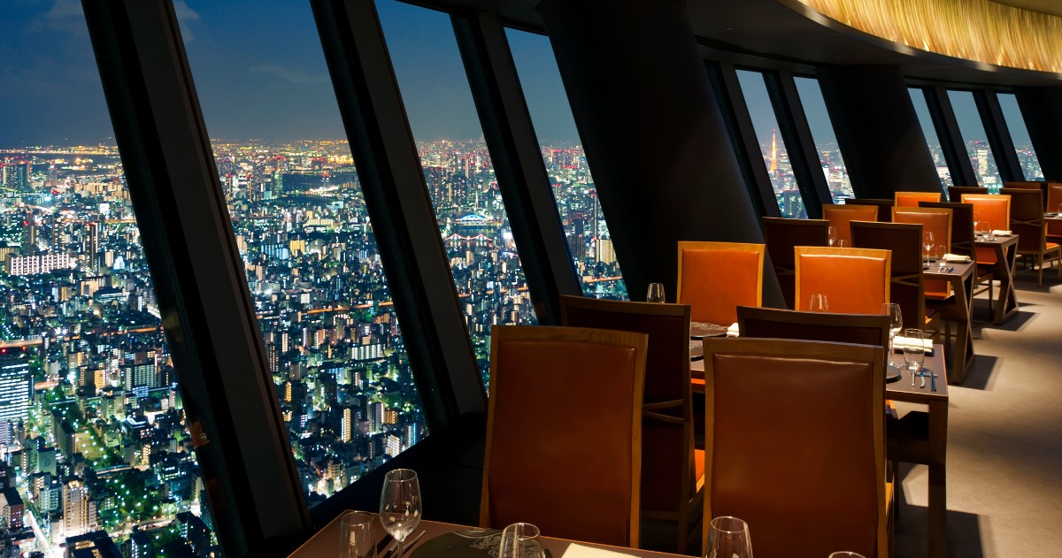 クリスマス 東京の夜景が見えるレストラン3選 席を予約してロマンチックな夜を