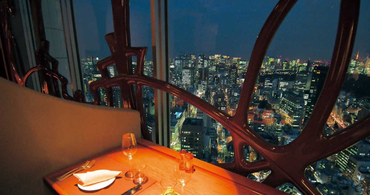 クリスマス 東京の夜景が見えるレストラン3選 席を予約してロマンチックな夜を