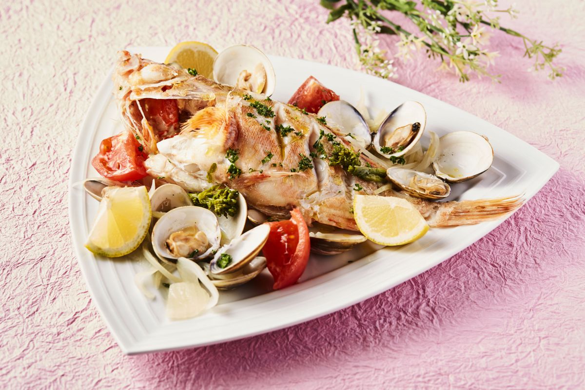春の旬魚のアクアパッツァ 2200円(税込)