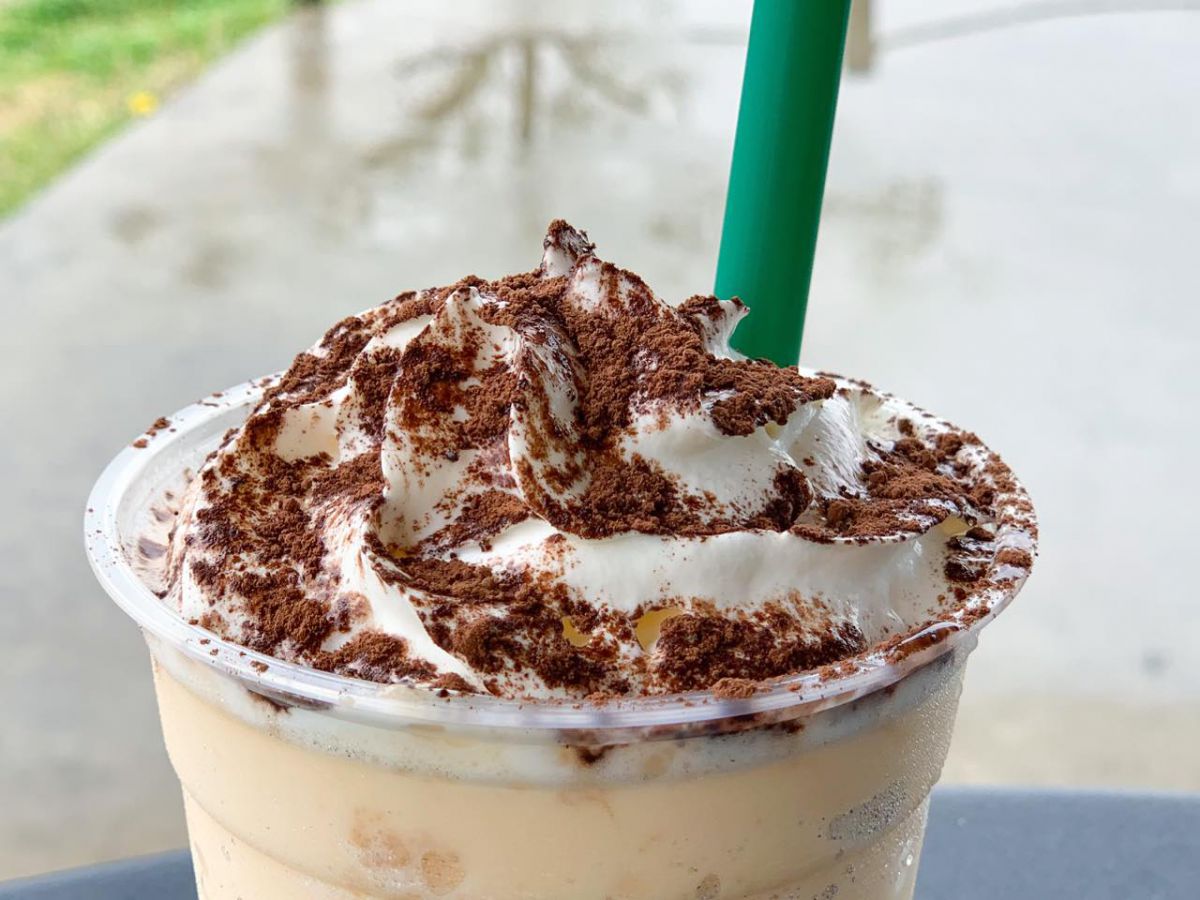 スタバ新作 実食レポ 飲むティラミス コーヒー ティラミス フラペチーノ ほか 日本上陸25周年第1弾が登場 おすすめ無料カスタマイズも紹介