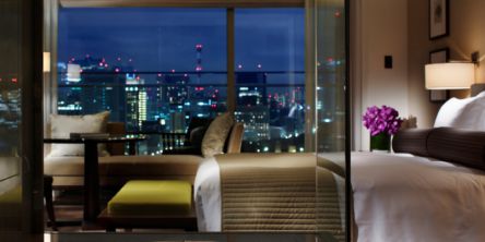 緑豊かな都心のホテルで優雅な休日を♪赤ワインなどが付いた「パレスホテル東京」の限定プラン