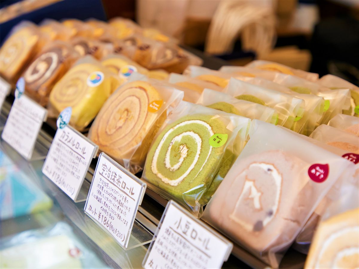 鎌倉の人気洋菓子店 アトリエ バニラ の濃厚ジャージークリームの 贅沢オムレット るるぶ More