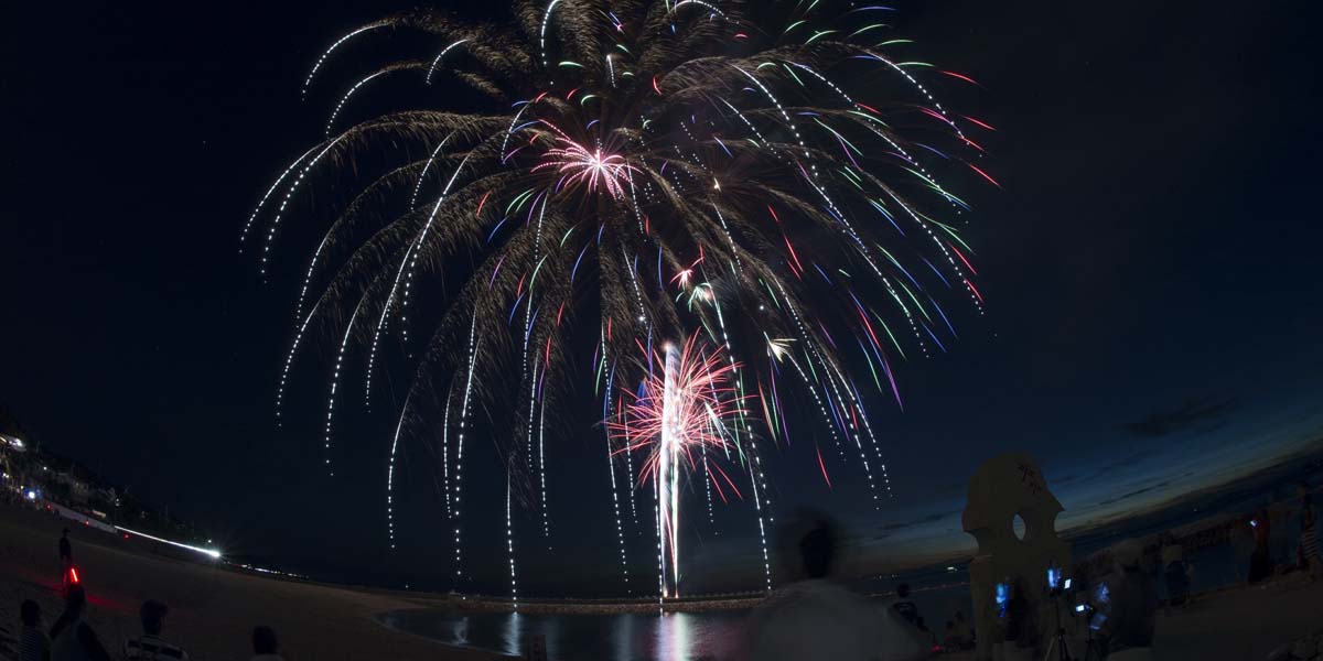愛媛県のおすすめ花火大会 21年の開催 中止は