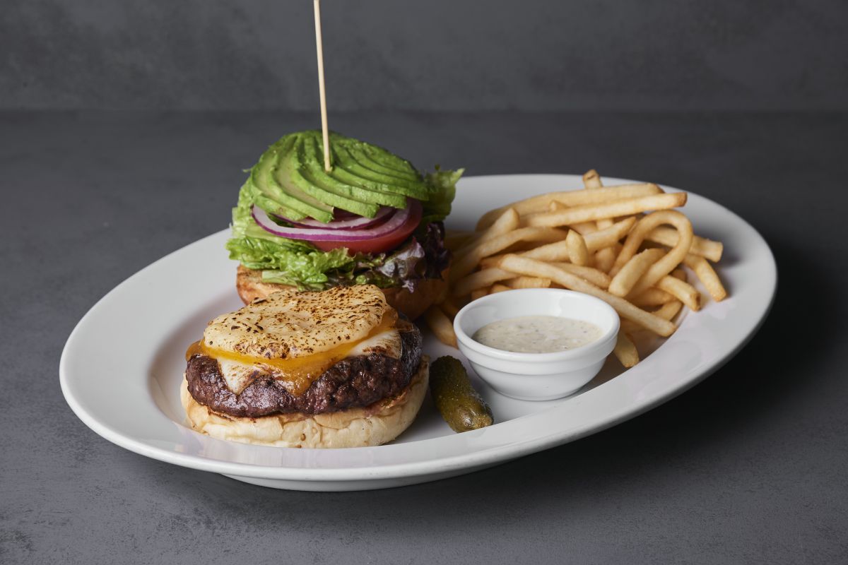 至極のグルメバーガーが六本木ヒルズに大集結 牛タンカツサンドに鴨肉サンドなど25種類が勢揃い るるぶ More