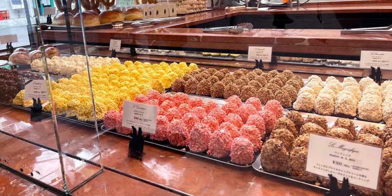 神楽坂でフランス気分！日本初出店のパティスリーでふわふわ口どけのメレンゲ菓子を初体験