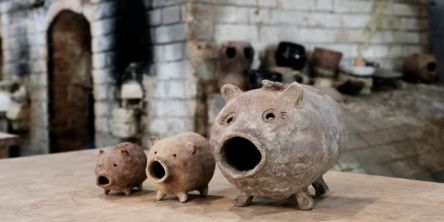 北鎌倉のシェアアトリエ「たからの庭」でお手軽陶芸体験！愛らしい“蚊遣り豚”作り