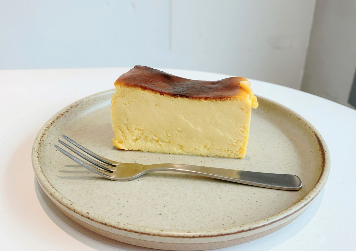 グルテンフリーでも濃厚感は抜群 高円寺 Rad Bros Cafe の絶品バスクチーズケーキ るるぶ More