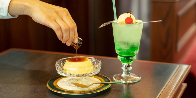 奈良のレトロカフェ「喫茶52」のカクテルイメージ“大人味”クリームソーダ