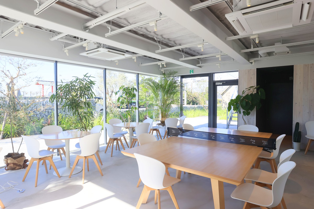 淡路島のおしゃれカフェ Ribbit Ribbit リビリビ のすすめ フロッグスファーム内宿泊施設 Lazy Inn に併設 るるぶ More