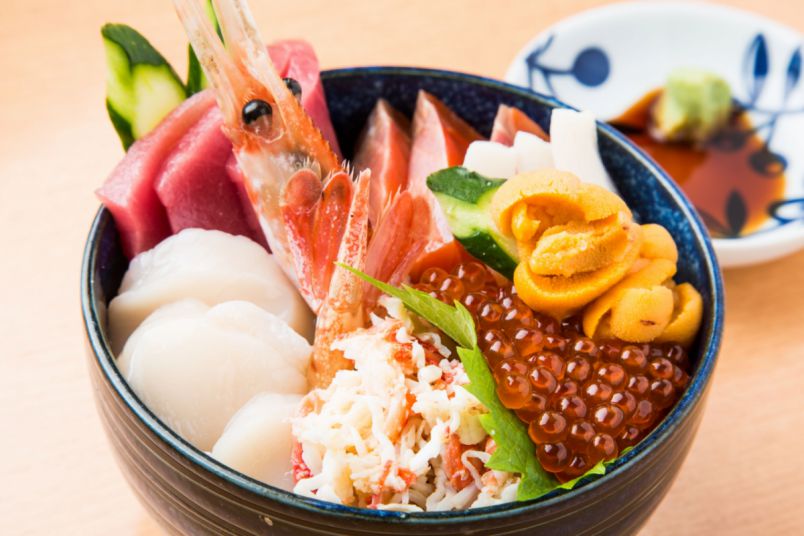 札幌で新鮮魚介を満喫！カニと海産物の専門店が営む「まるさん亭」で市場めしを堪能
