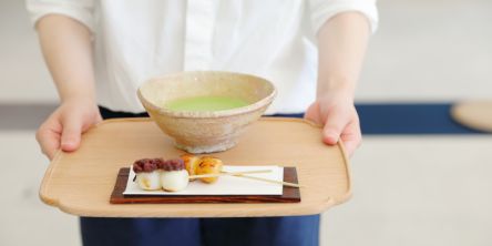 【大阪・京橋】藤田美術館内の「あみじま茶屋」へ。日本茶とお団子を味わってステキな和の文化と伝統を体験