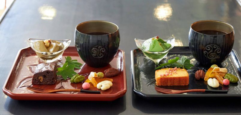 鎌倉彫　茶櫃　桂木地　上質 鎌倉彫のミュージアムカフェ「カフェ倶利（ぐり）」に注目！鎌倉彫の器