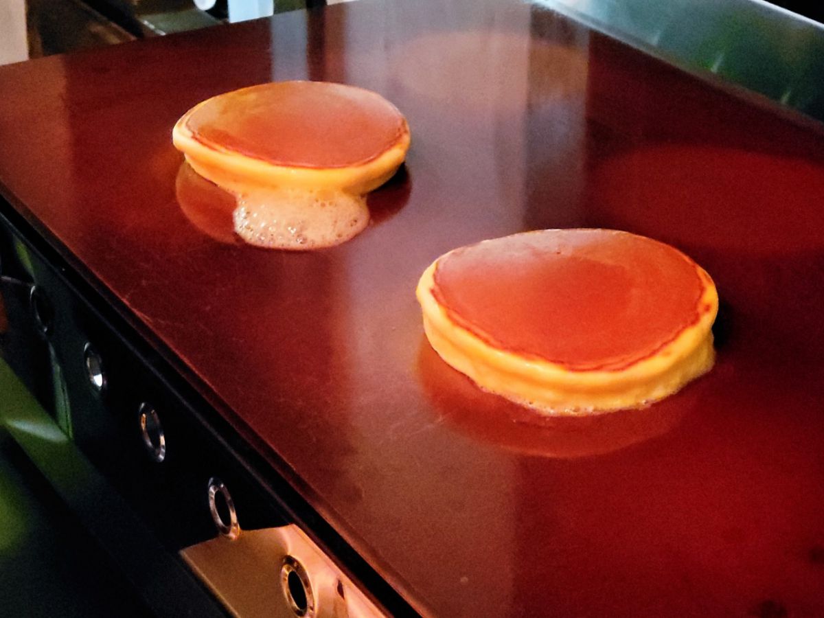 銅板手焼ホットケーキや固めのプリンに心癒される素敵なお店 珈琲日記 ミスター黒猫の東京スイーツトレンドvol 54 るるぶ More