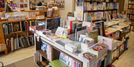 大阪の下町の商店街で愛される「本のお店スタントン」へ【わざわざ行きたい大阪の本屋さん#4】