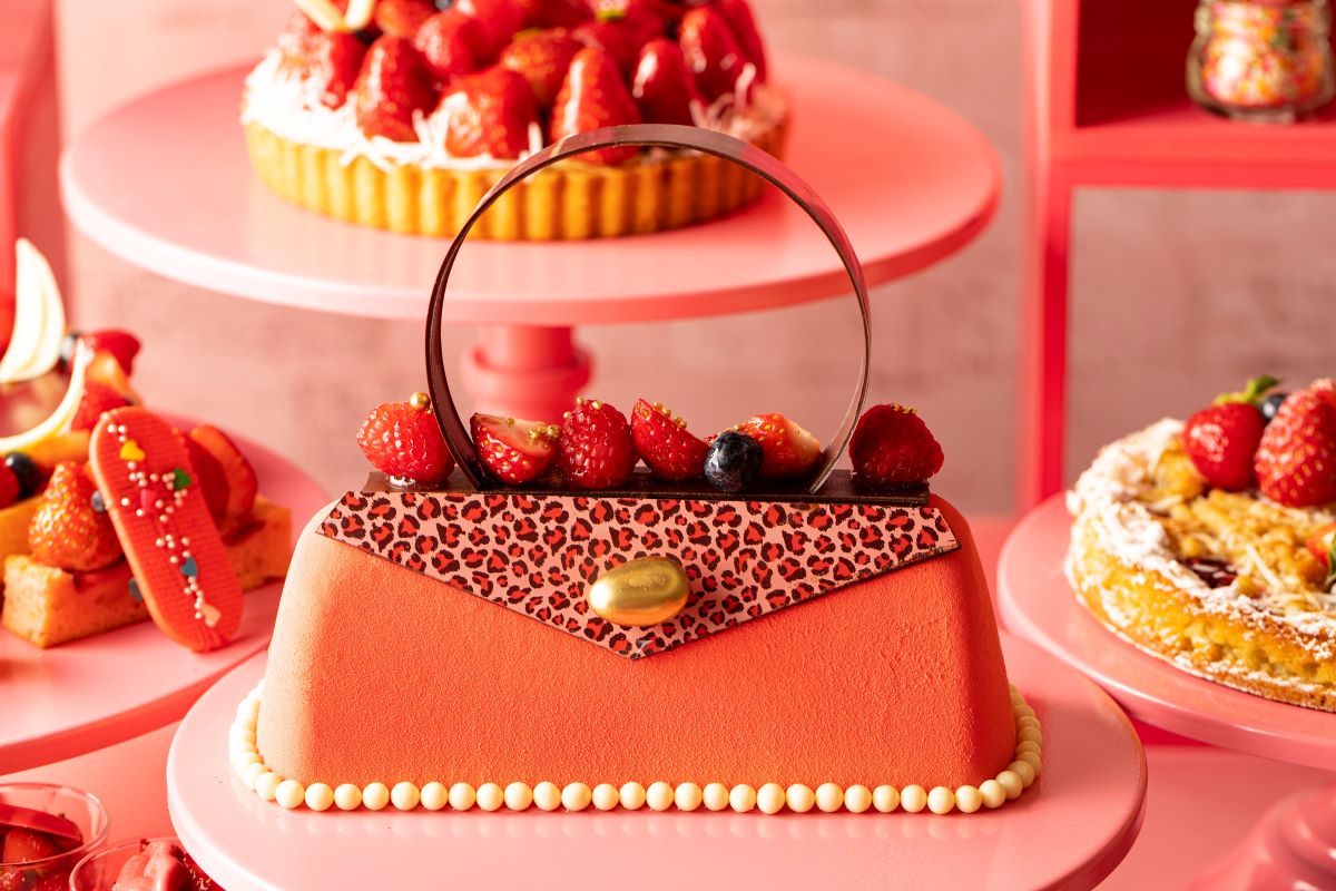 ヒルトン名古屋ストロベリーデザートビュッフェ開催 90年代アメリカンポップカルチャーの世界へ るるぶ More