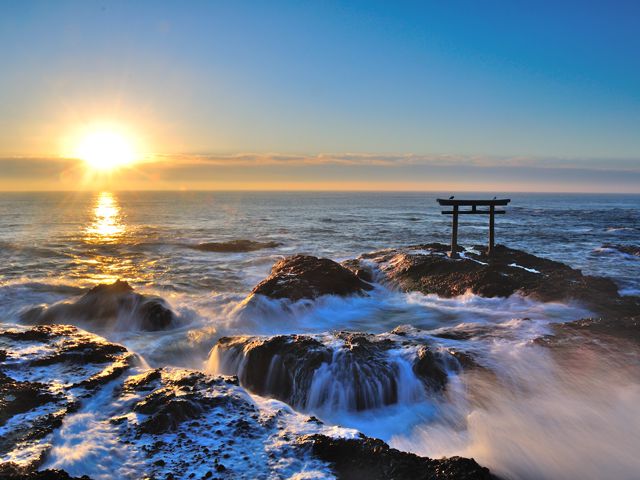 【2022】“富士山が見える”＆“海を望む”「初日の出」22選｜関東近郊のおめでたい絶景スポットを厳選！