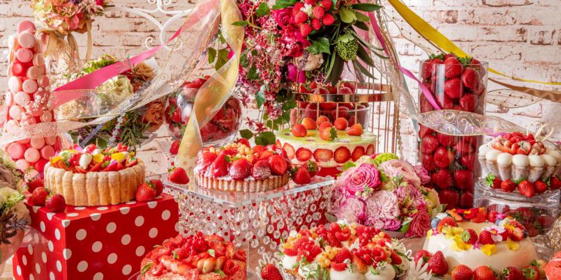 【ヒルトン東京】年に一度のイチゴの祭典「ストロベリー・ブーケトス」スイーツ・ビュッフェ開催