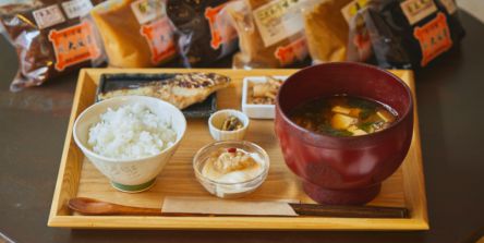 いま一番気になる京都の健康ごはん！麹の専門店「糀屋カフェ」の味噌がえらべる味噌汁定食
