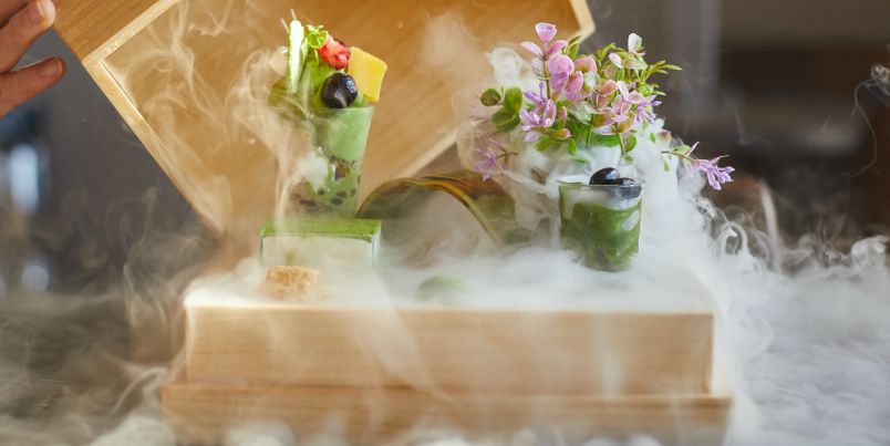 京都の絶景カフェ「茶筅」の、開けてびっくり玉手箱。白い煙から現れる抹茶づくしのスイーツプレート