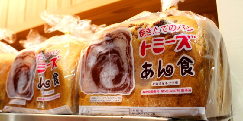【神戸】三宮高架下の愛されパン屋さん♪人のぬくもりもやさしい「トミーズ 三宮店」のパン