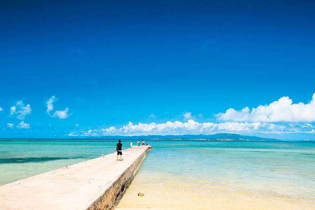 沖縄のおすすめ観光スポット20選｜本島から石垣島まで、定番の人気観光スポット、世界遺産、絶景ビーチや、アクティビティも！