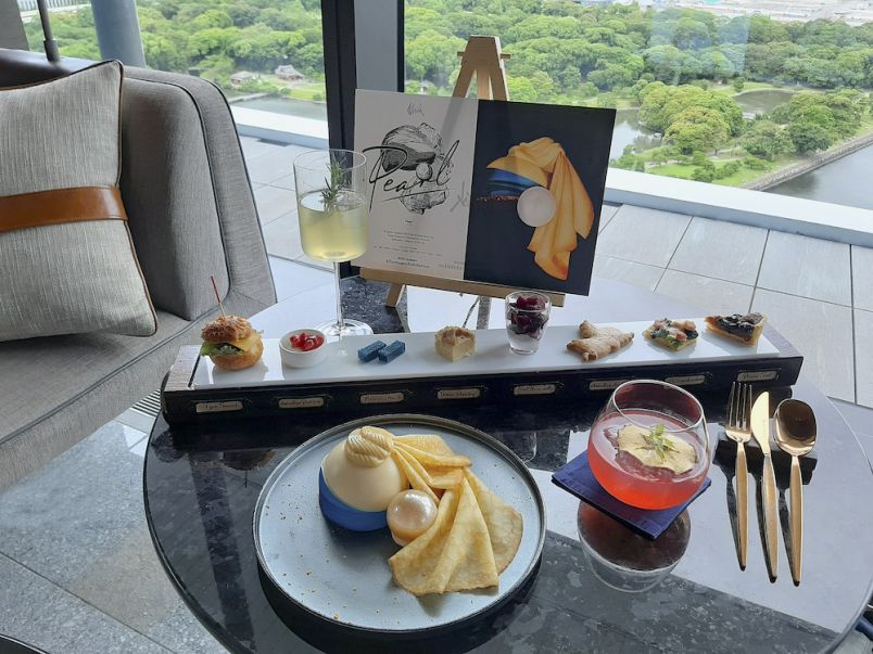 真珠の耳飾りの豚　unique 一点もの　原画 フェルメール《真珠の耳飾りの少女》が「飲む名画」に登場。絵画