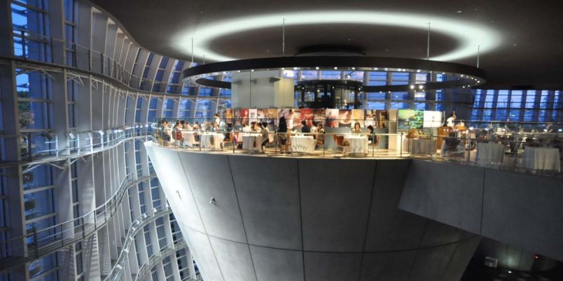 国立新美術館の美しい建物で王道のフレンチを手軽に味わう！レストラン
