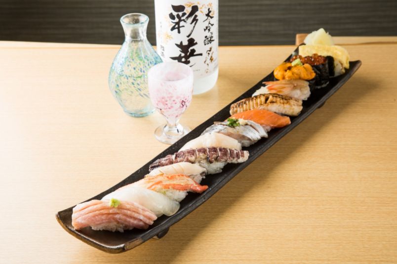 寿司の街・小樽で味にうるさい地元客もうならせる「寿し処 彩華」の握りを堪能