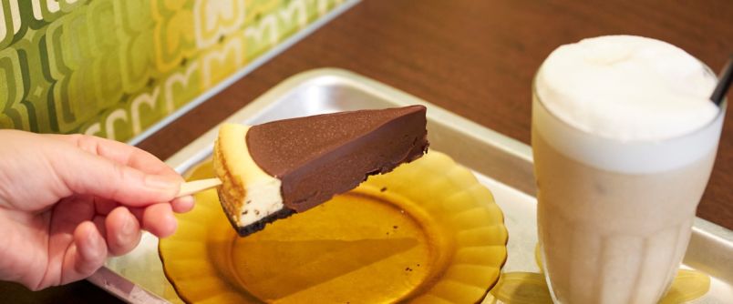 鎌倉「クローバーリーフ」のスティックに刺さった濃厚チーズケーキバー