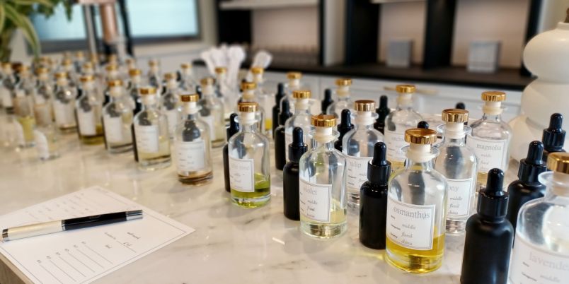 東京・原宿で天然由来のアロマを調合してオリジナルフレグランス作りに