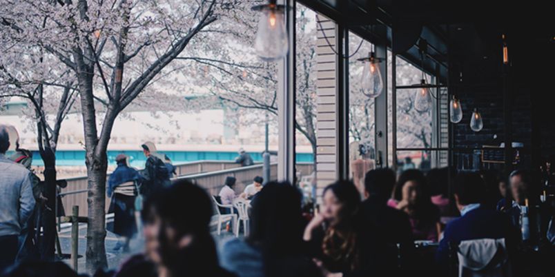 【大阪】お花見ランチなら「天満橋リバーカフェ」へ。夜桜ディナーも人気