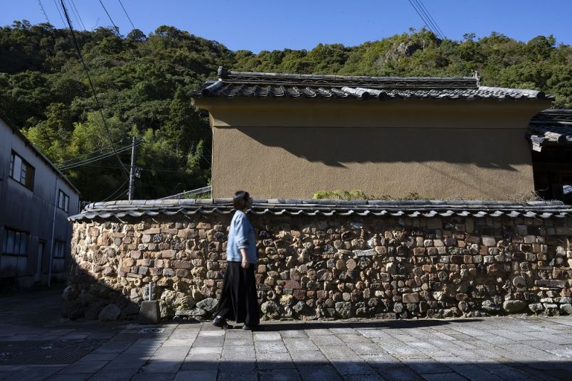 【佐賀・有田町】有田陶器市とあわせて巡りたい、有田焼を堪能できるおすすめスポット3選!|るるぶ&more.
