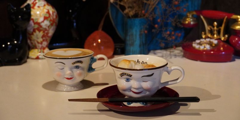 【奈良】キュートなカップが話題！レトロモダンな隠れ家カフェ「ROKKAN ROOM」