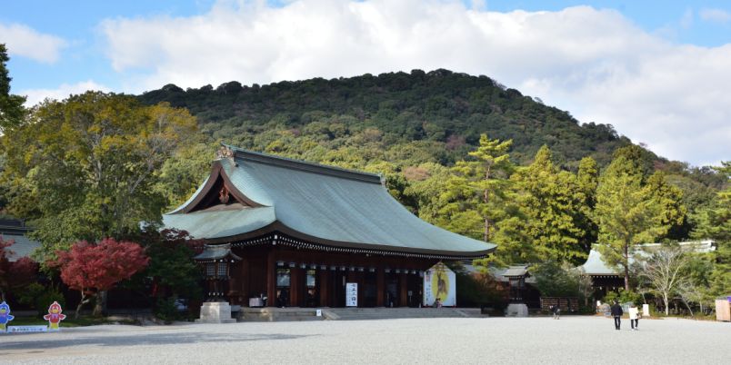 奈良】日本のはじまりの地「橿原神宮」のみどころを徹底ガイド！｜るるぶu0026more.