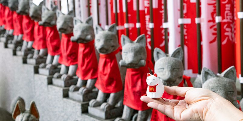 キツネが祭られたパワースポット「豊川稲荷東京別院」で開運チャージ