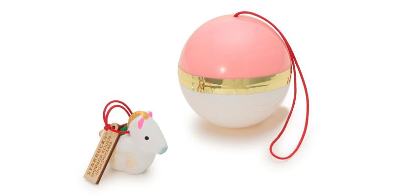 スタバ最新・2026】幸運を招く縁起物チャームに、干支（うま）が