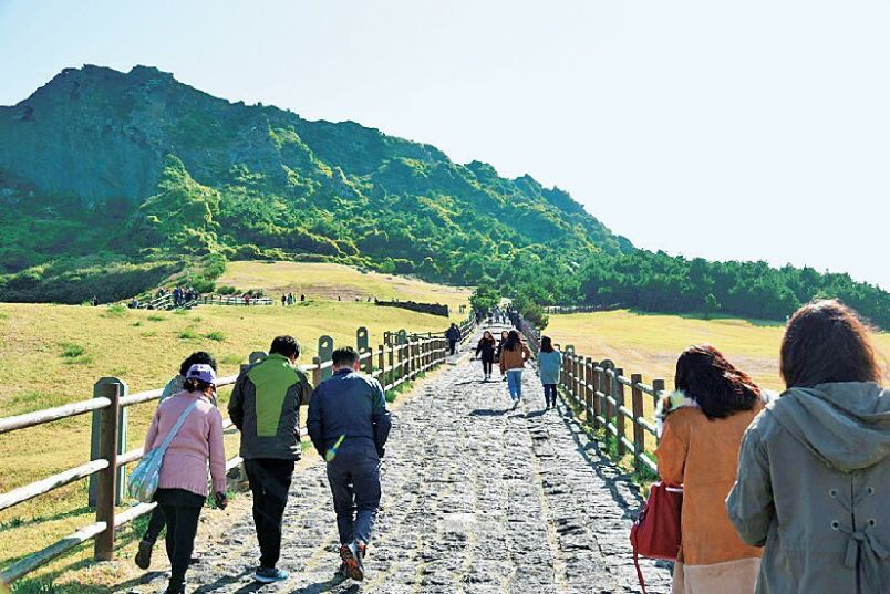 韓国】チェジュ島の大自然スポット7選｜世界遺産「城山日出峰