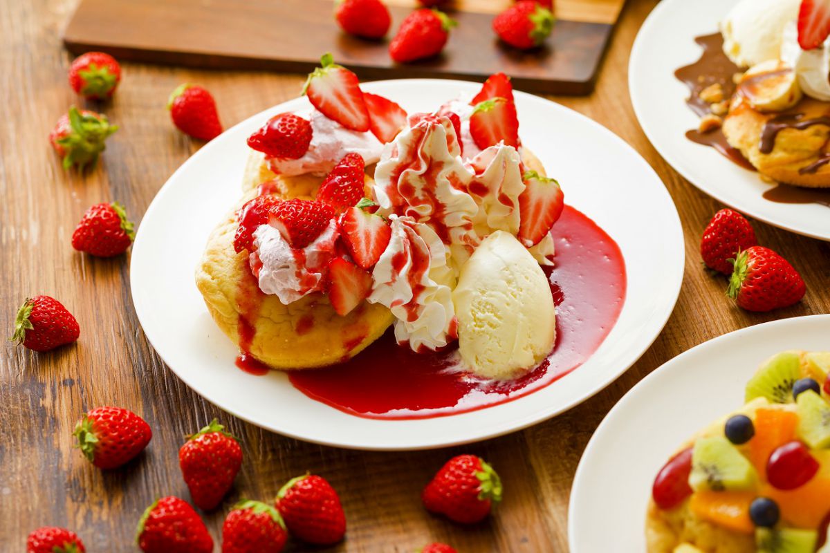 「いちごのパンケーキ」1200円は6月頃まで販売