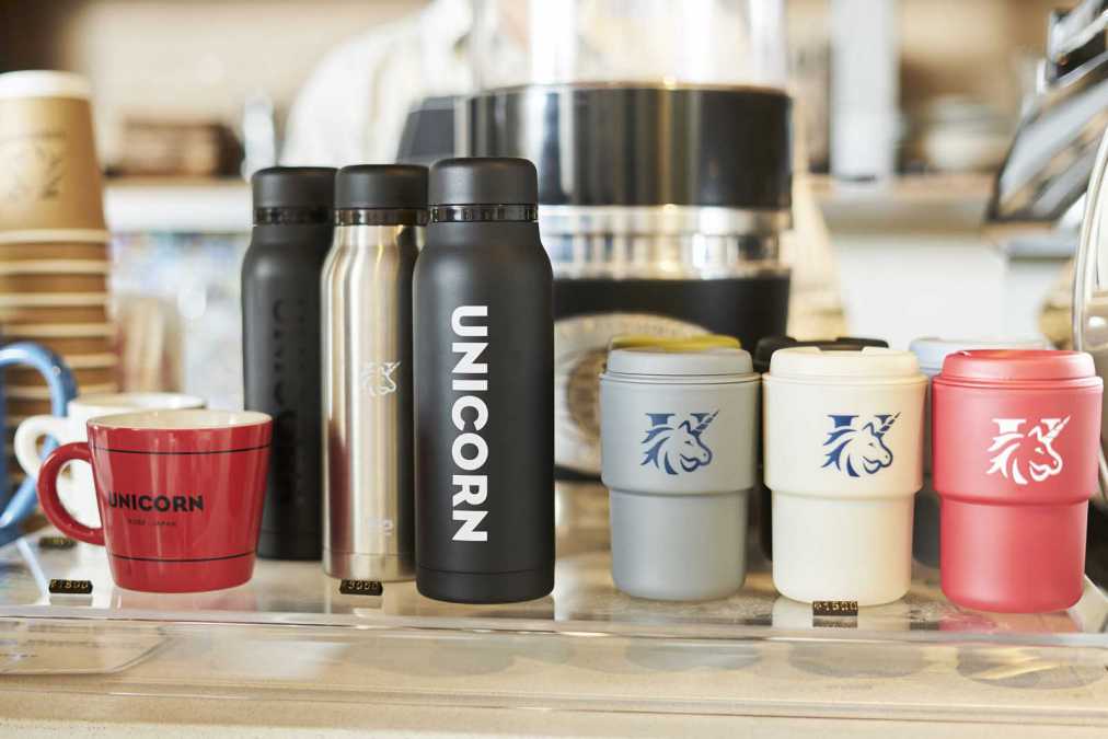 マグカップ 1800円、タンブラー 1500円