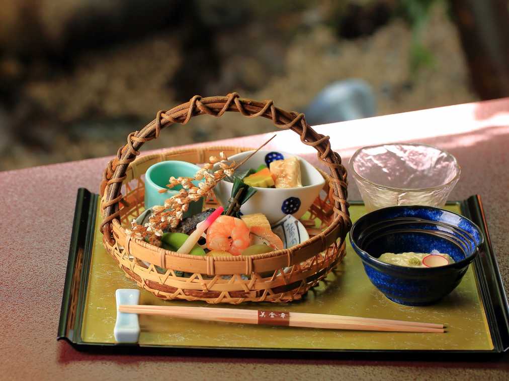 祇園でランチに迷ったらココ 花見小路の料亭で京都を感じる御膳料理 るるぶ More