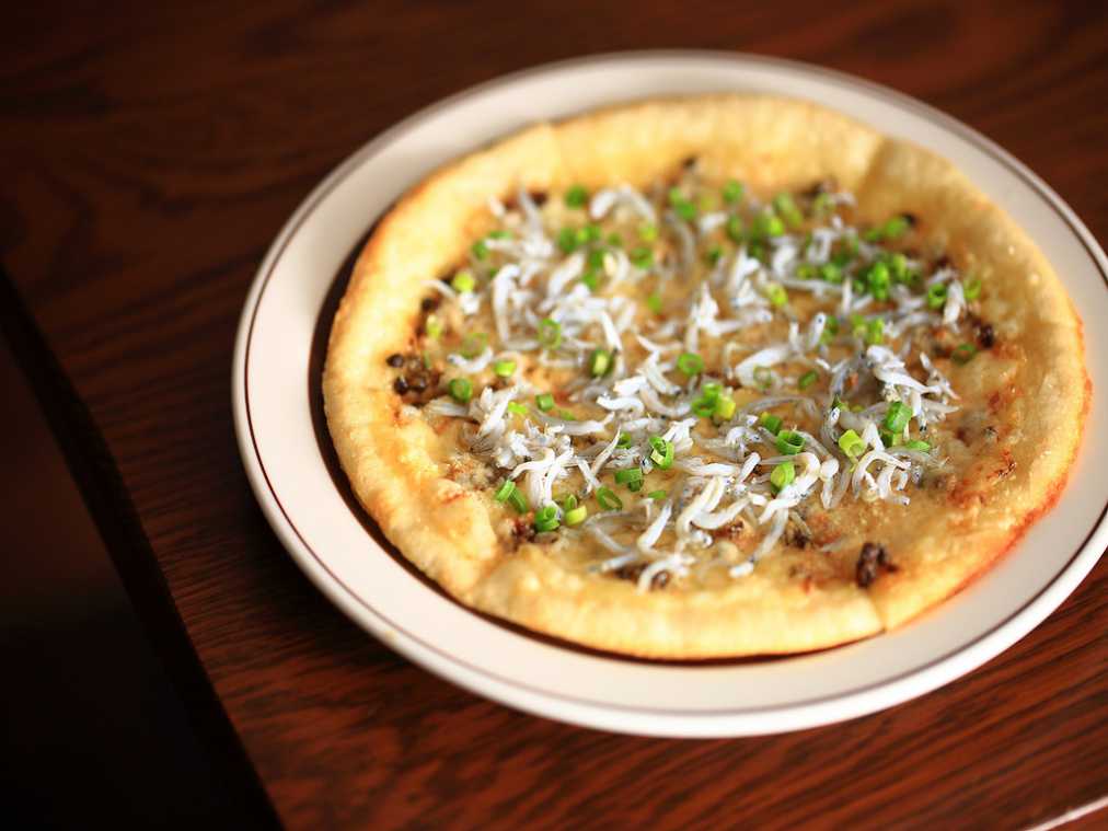釜揚げしらすと山椒のピザ 918円