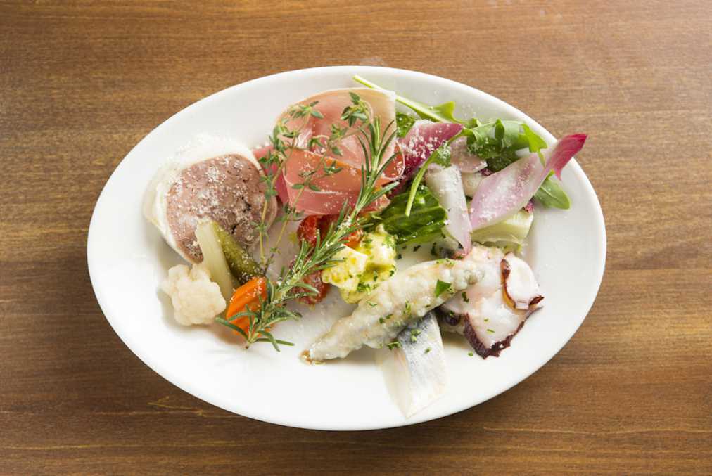 前菜5種類の盛り合わせ1490円