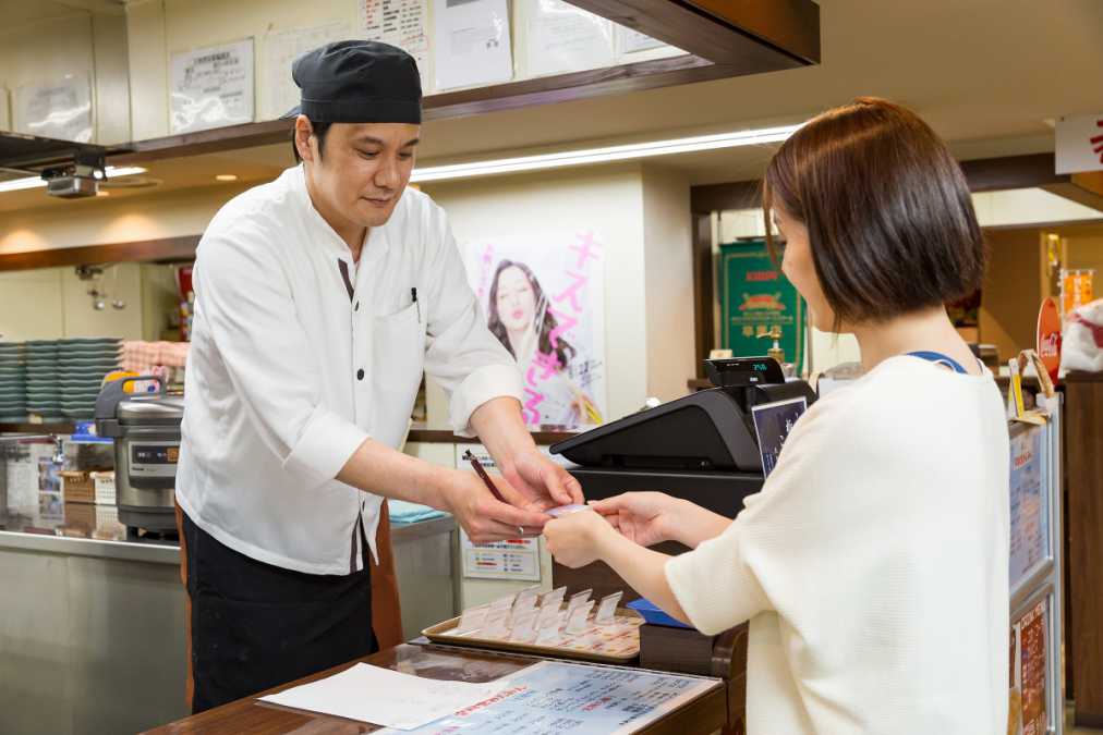 平日の場合は常設店のうち1店舗が休み