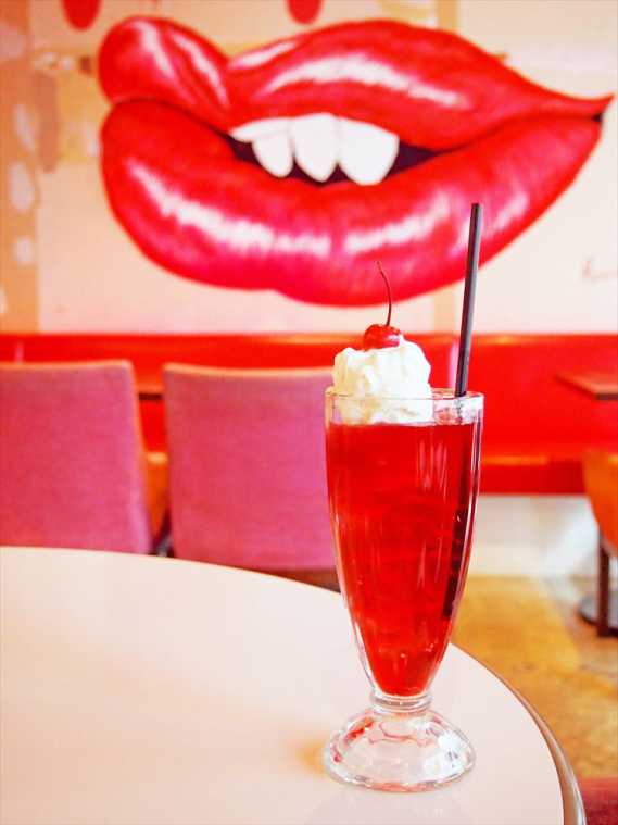 クランベリーフロート:850円