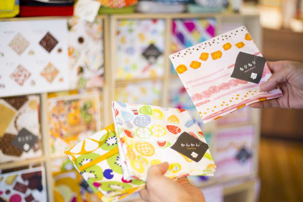 りもり、かんかん、きらきら 各972円