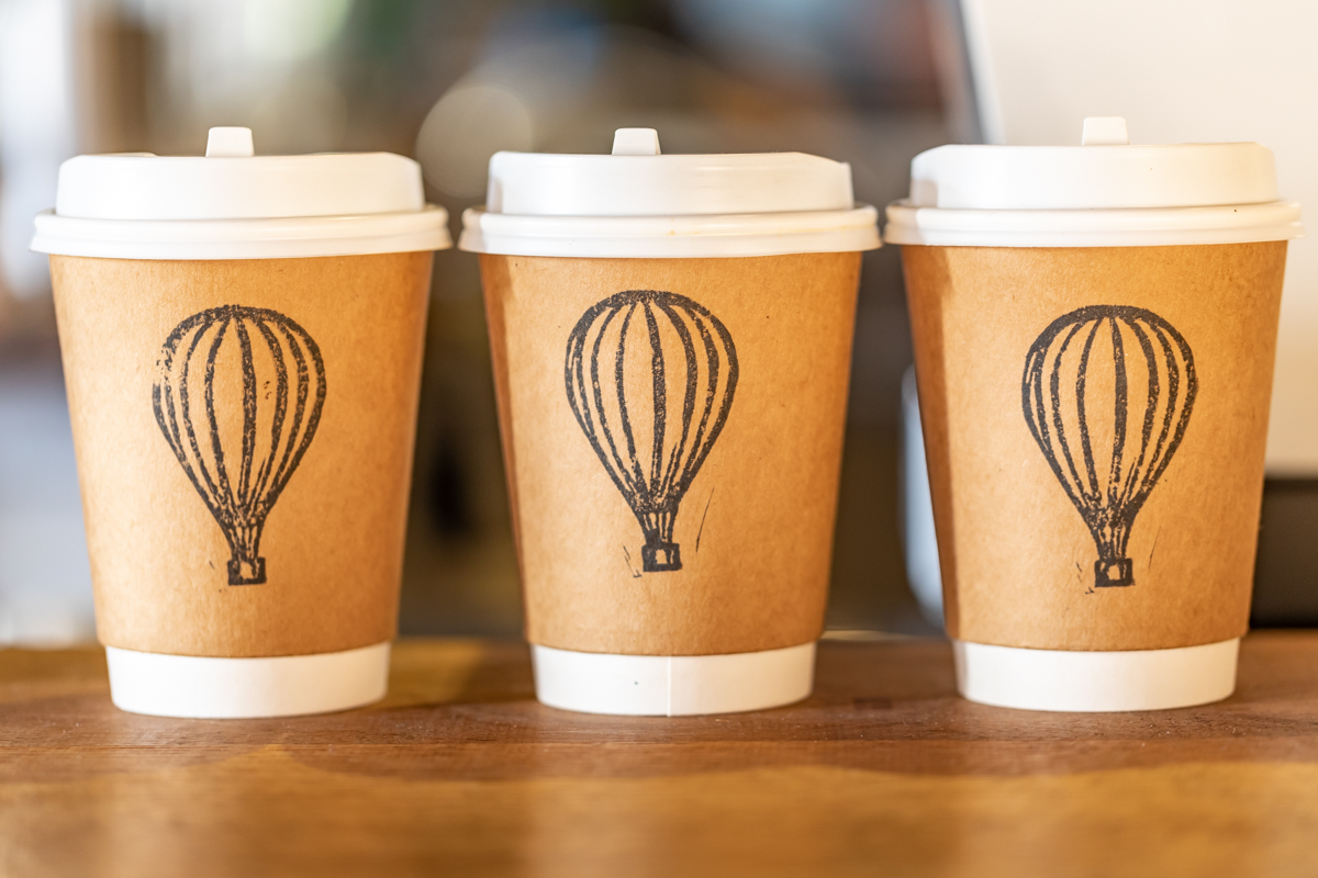 コーヒー310円、カフェオレ、カフェラテ各315円(※テイクアウト価格)