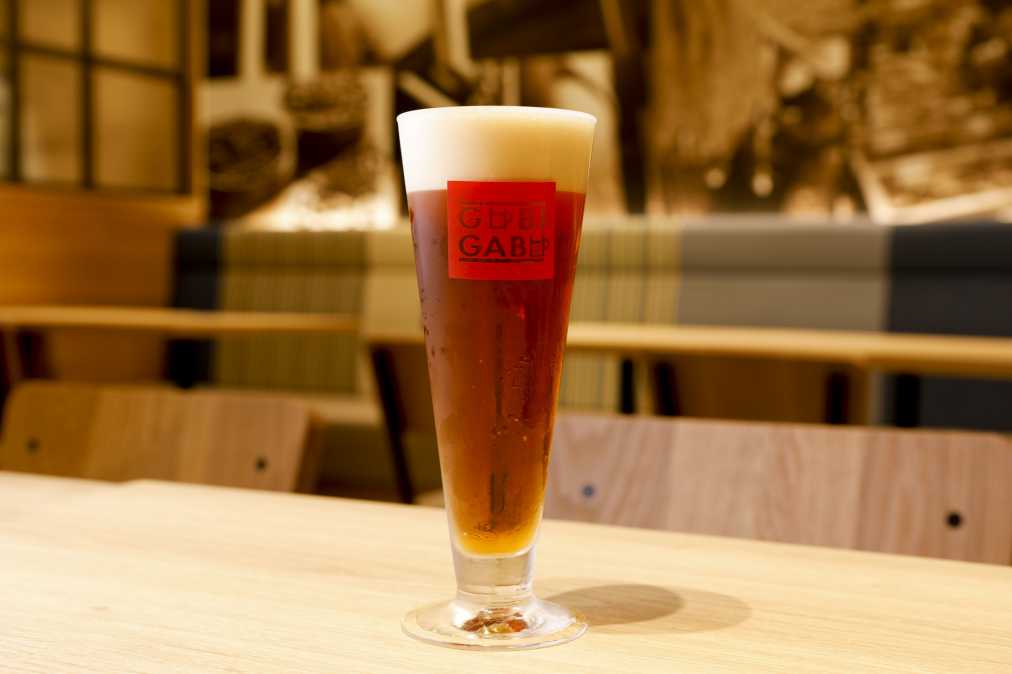 翼のビール 864円