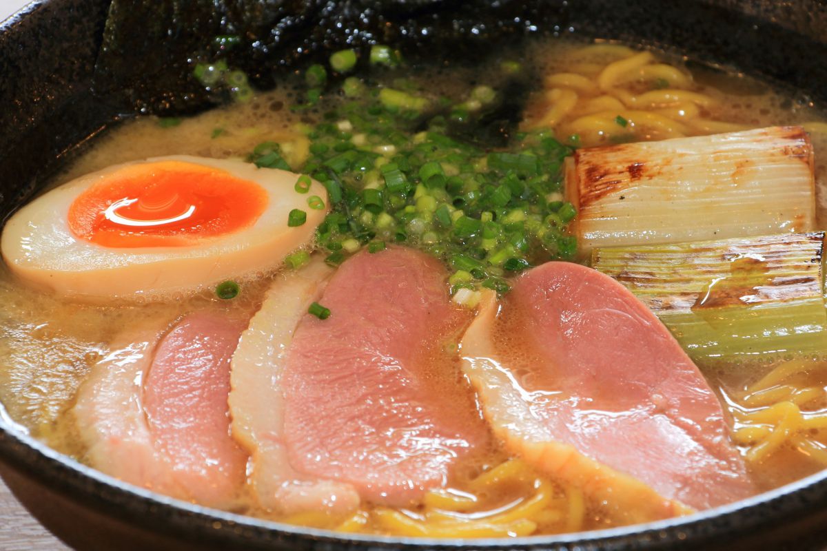 合鴨白湯ラーメン 900円