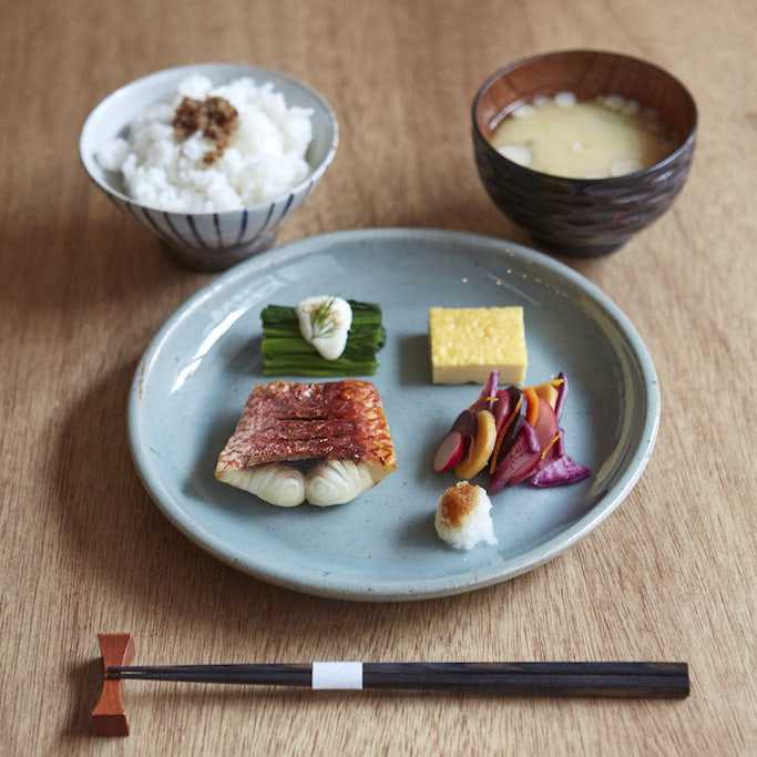 一汁三菜 魚の種類により1300〜1500円